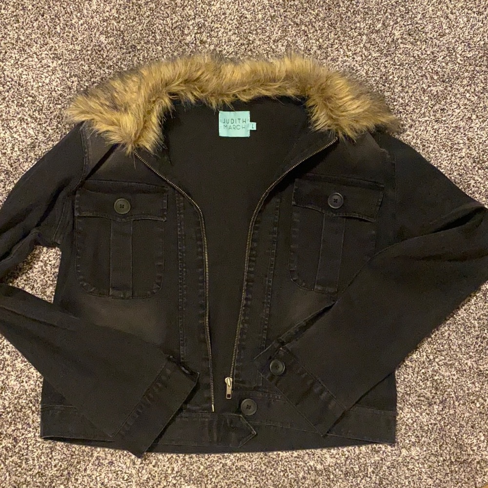 Washed black jacket with fur collar